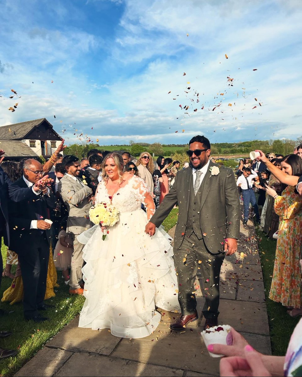 We'd like to say big congratulations to Stoke paramedic, Nimal, who got married to Zoe, over the Bank Holiday Weekend. Nimal has been with WMAS since 2013 whilst Zoe, a Clinical Coding Manager at Royal Stoke University Hospital, has been in the NHS for more than 20 years. 🥰