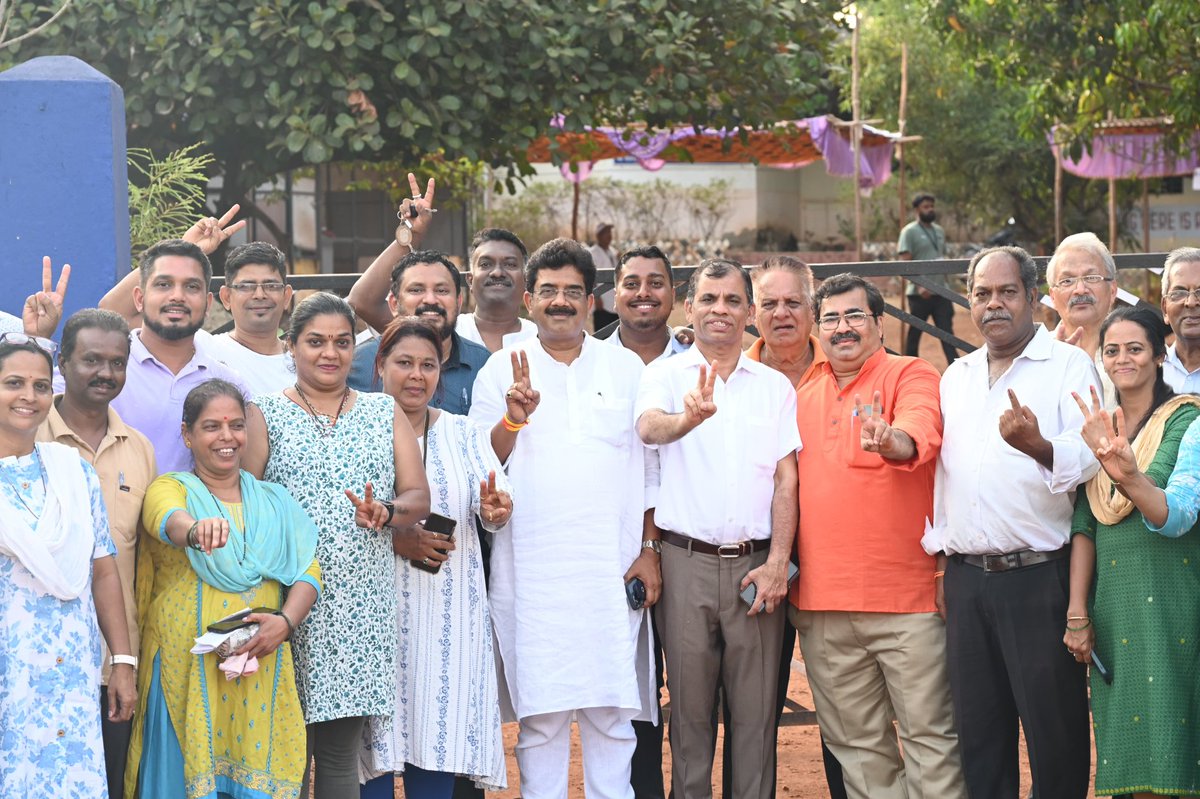 Visited #Bicholim Constituency, and met MLA @DrChandrakantS3 and @BJP4Goa Karyakartas. Their spirited commitment boosts our confidence in securing a strong win in #NorthGoa.
