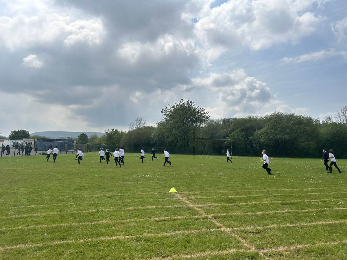 Sun’s out ☀️ Touch rugby back on the field at lunchtimes with 36 boys across year 7 - 10 having a run about. 🏉 @WRU_Community @CNSRCT @CNS_HealthandWb