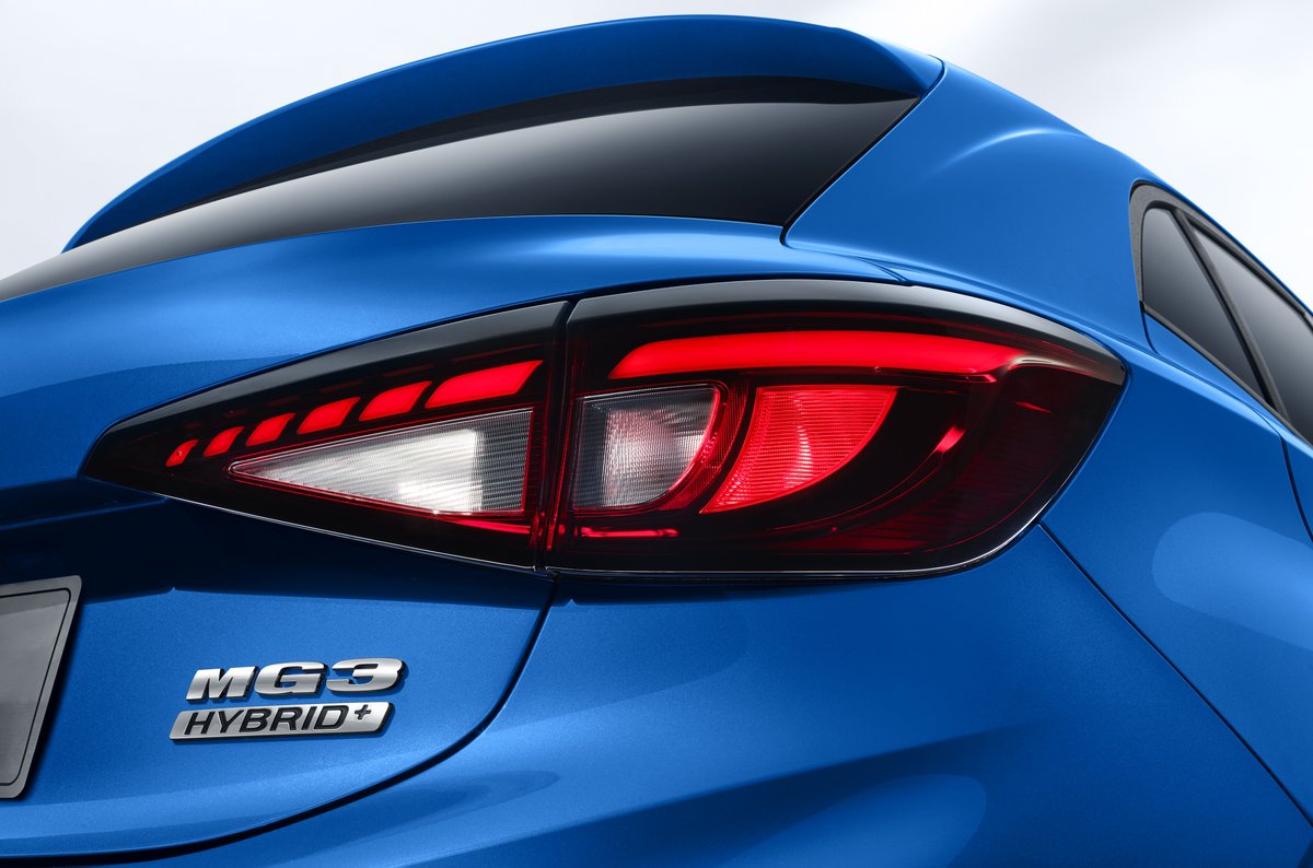 DriveMotorGroup's tweet image. Introducing the new MG3 Hybrid+ 🚗  

This automatic petrol/electric hybrid hatchback is a landmark in MG's development as the first pure hybrid model to be launched. 

Learn more: drivemotorretail.co.uk/mg/new-cars/mg…

#MGcars #newcar #hybridcar