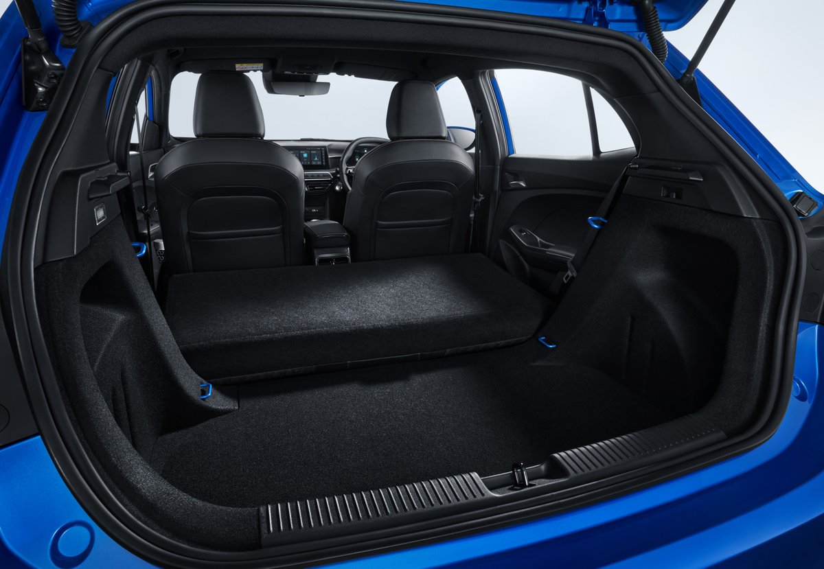 DriveMotorGroup's tweet image. Introducing the new MG3 Hybrid+ 🚗  

This automatic petrol/electric hybrid hatchback is a landmark in MG's development as the first pure hybrid model to be launched. 

Learn more: drivemotorretail.co.uk/mg/new-cars/mg…

#MGcars #newcar #hybridcar