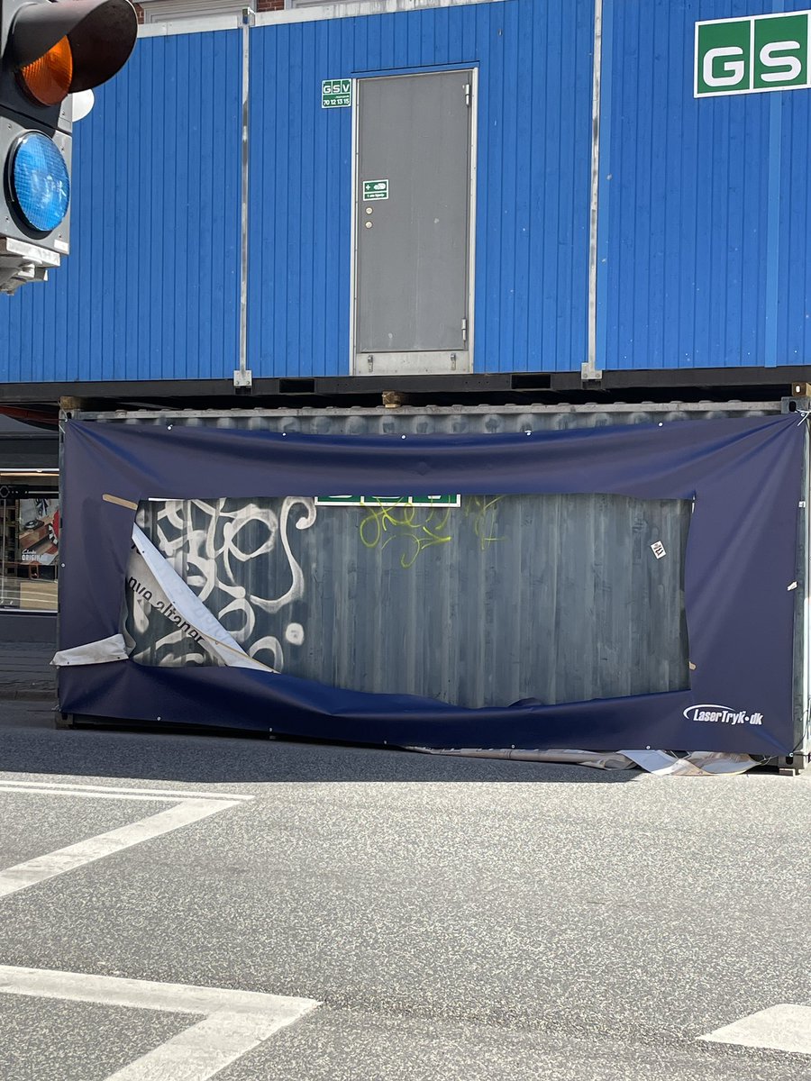 AdamBruun3's tweet photo. @CphSundays @syggoabe Niks, nogen mente ikke tape over var nok https://t.co/vFVxESE3V8