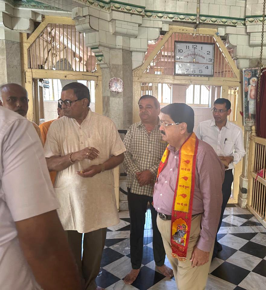 Feeling blessed visiting the serene Kalyanraiji Temple in Khambaliya today. Used to visit this 100 year old temple everyday as a child. Grateful for the opportunity to offer my prayers again. 🙏