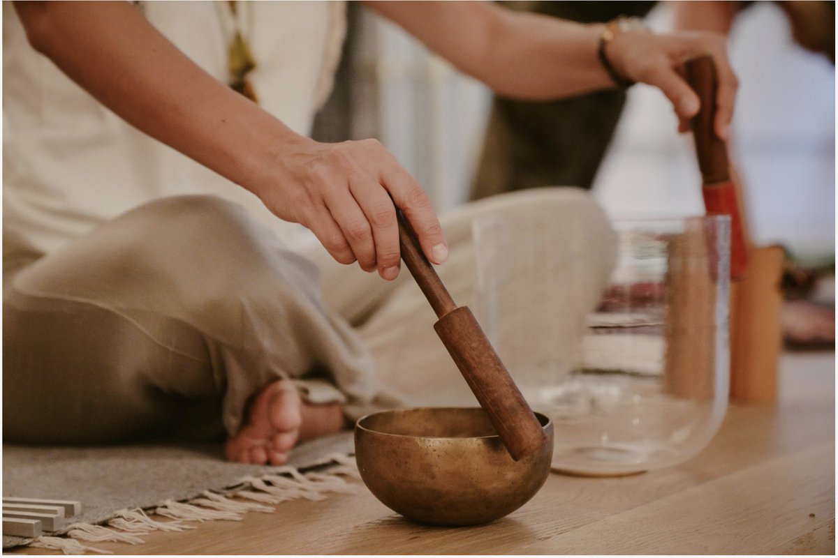 Sound bath + New Moon intention setting w/ aromatherapy
May 10 @ 6:15pm 

clients.mindbodyonline.com/appshell/shutt…