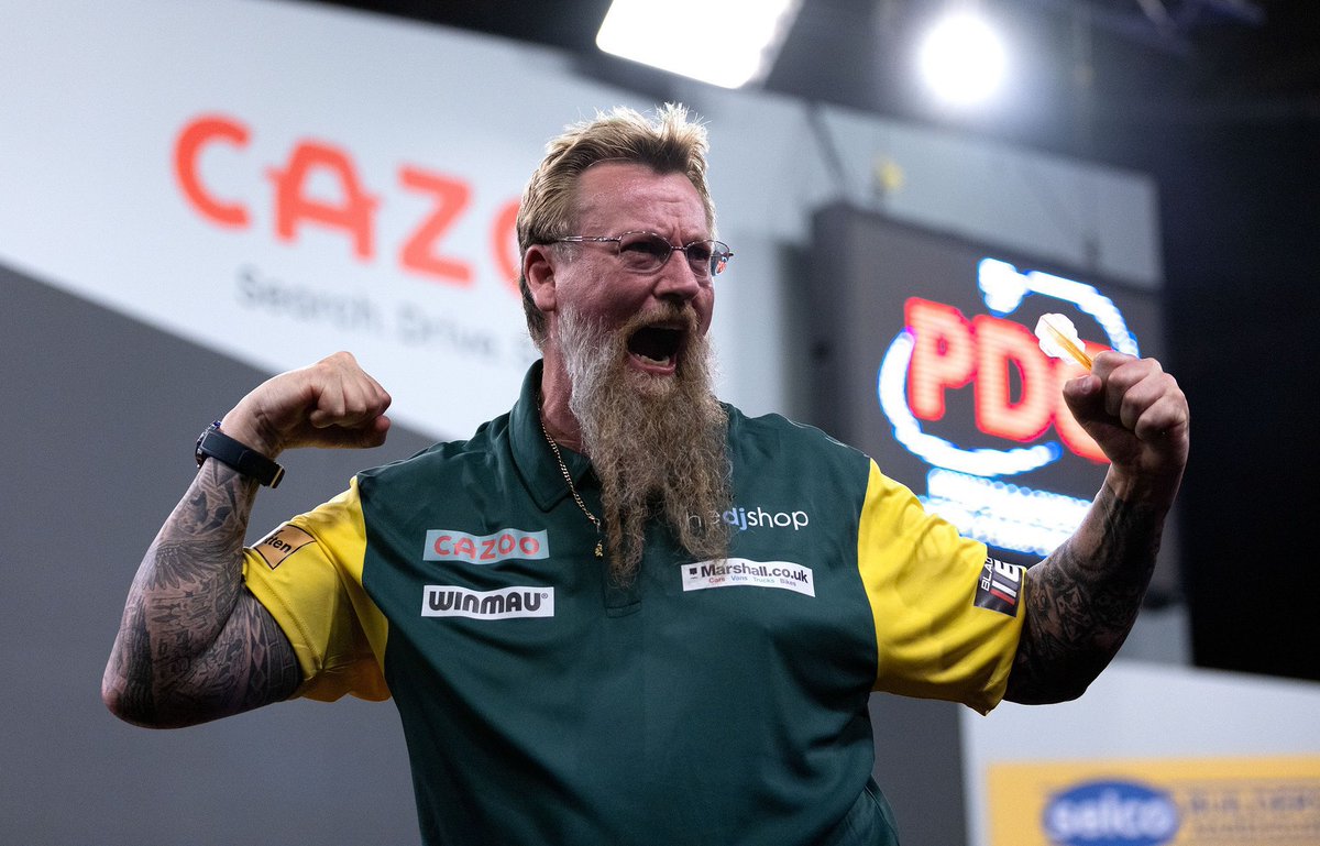 🧙🏻‍♂️ WHITLOCK WHITEWASH!

The Wizard is making a charge in Hildesheim.

The former World Cup Champion hammered The Bronzed Adonis Steve Beaton 6-0 to book his place in the last 32