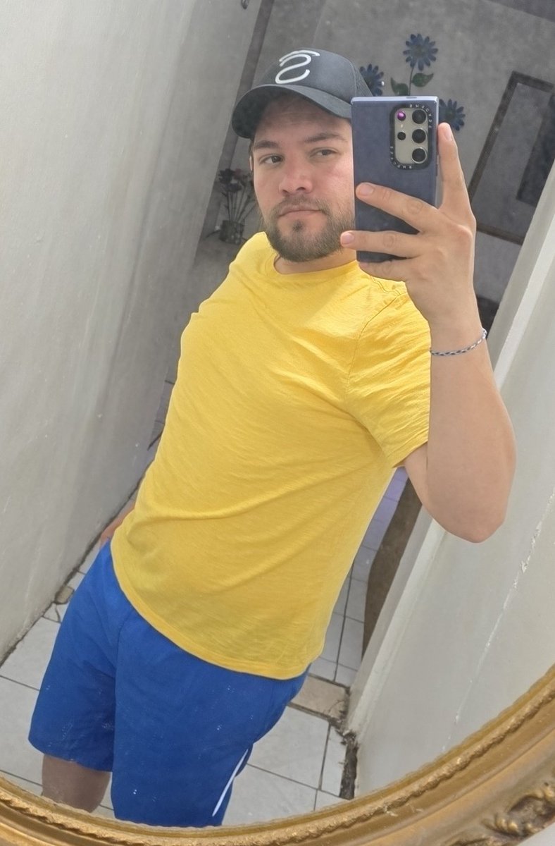 lmi_jucesfi's tweet photo. Muy buen día!! Hoy nos vamos de amarillo al gym ... que les haya amanecido de lo mejor!! Besos en sus colas 😘🤭

#GoToGym
#Yellow
#Selfie
#GoodMorningX https://t.co/OBdkiKEIUK