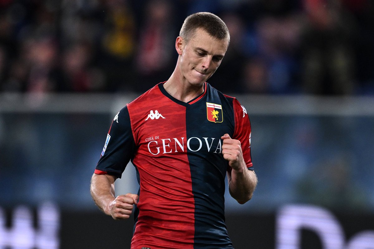 Napoli have joined the race to sign Gudmundsson 🇮🇸 Napoli’s new sporting director, Giovanni Manna really likes him and is evaluating an offer to Genoa. Juve have already had direct contacts with Genoa in the last weeks 👀 Inter, along with Prem clubs is away of the situation…