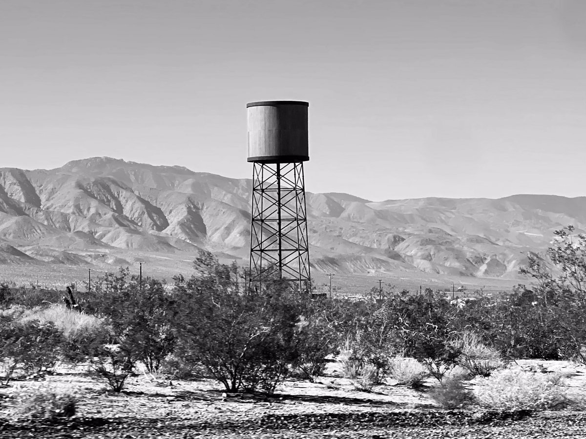I love to see these old water towers; dotted about America. Standing proud at high points of the landscape. Props from a noir movie, they gaze down on the changing cities & towns growing around their tired rusting legs. Silently suplying the people gravity fed water. While I…