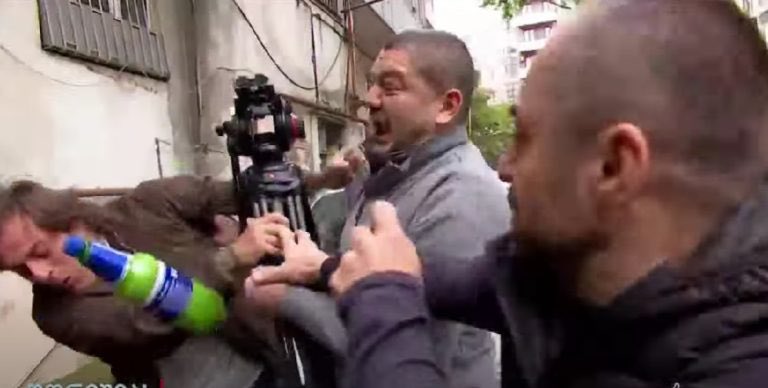 Near Swedish Embassy Tbilisi, @IDFIGeorgia director Giorgi Kldiashvili and @FormulaGe crew were physically assaulted by titushky. Photo taken from Publika’s news article.