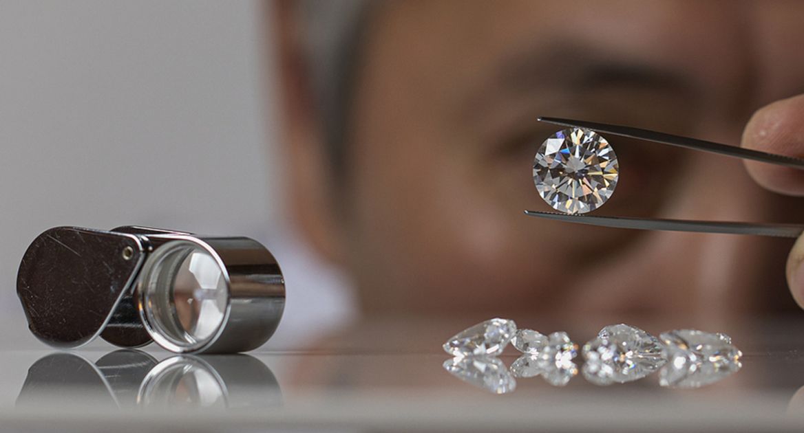 Do you know how lab-grown diamonds are made? Find out more in this informative article from #SheffieldAssayOffice's #DiamondVerificationServices: bit.ly/3Fsviua #Diamonds