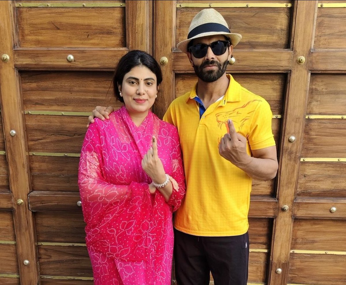 Jadeja & his wife casts their vote in the Loka Sabha Elections.
Play now on gugobet.com
#gugobet
#Rcb #csk #viratkohli #kkr #lsg #mumbaiindians #rohitsharma #ishankishan #sky #msdhoni #gautamgambhir #indvsaus #indvssa #test #odi #klrahul #viratians #shikhardhawan #shu