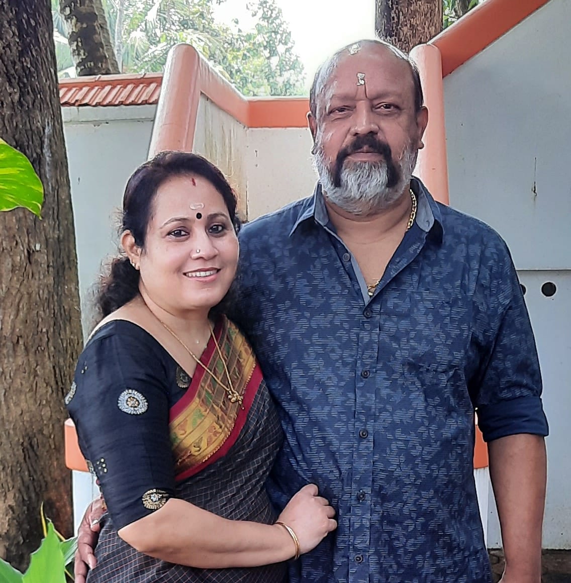 Suresh Gopi's Brother and his wife Rani.. First seeing after 38 years...