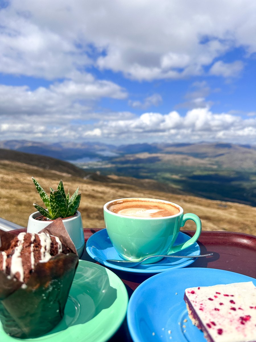📷📷 Craving a fancy cake with a view? Indulge in the ultimate treat at Nevis Range! 📷 #NevisRange #FortWilliam #LiveYourAdventure nevisrange.co.uk Book Your tickets here: nevisrange.skiperformance.com/en/store... Hop on our gondola ride for a scenic journey 650m up in just 15 minutes.