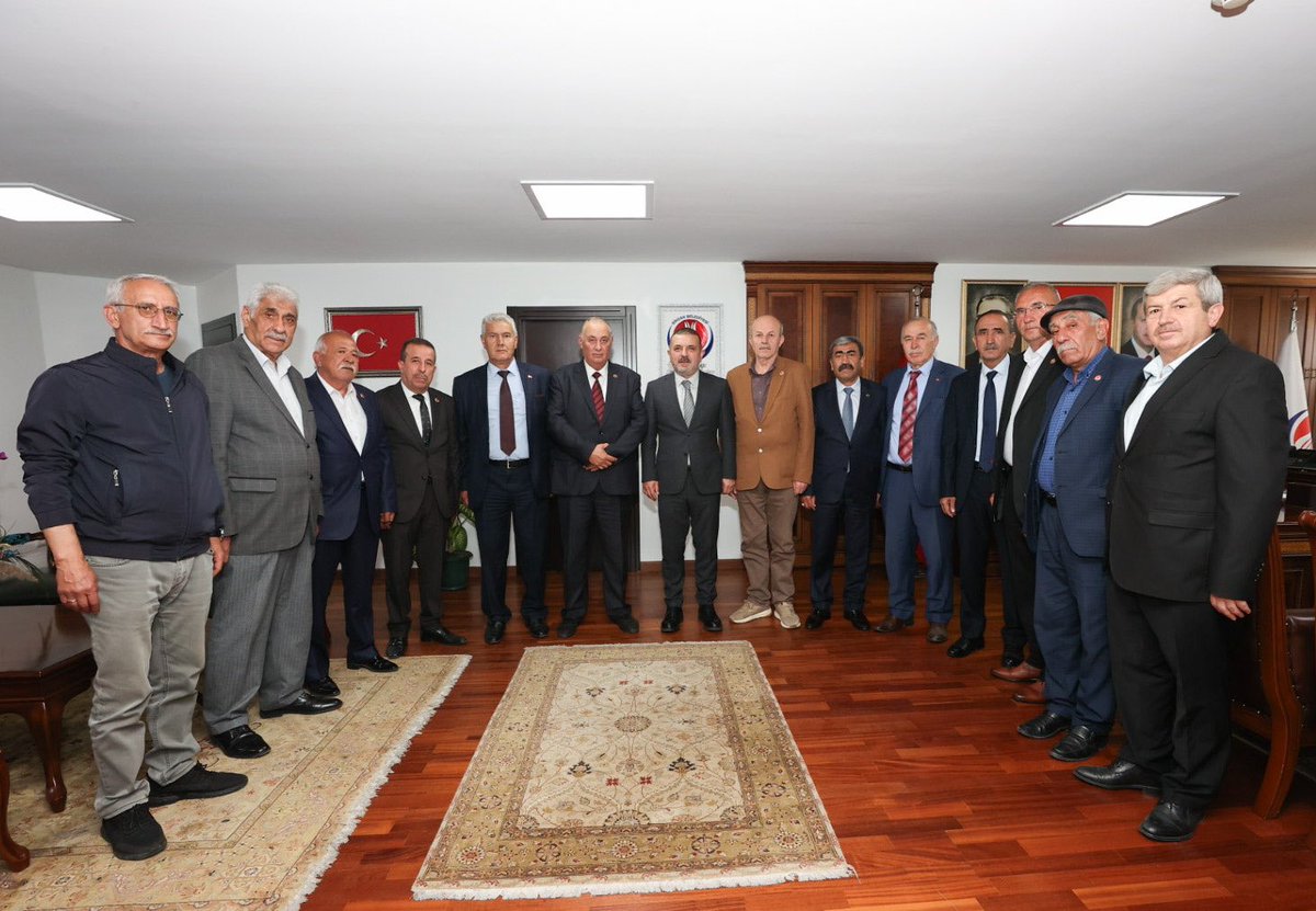 Ankara İli Muhtarlar Derneği Başkanı Sn. Mehmet Pehlivan ve dernek üyelerine nazik ziyaretleri ve hayırlı olsun temennileri için teşekkür ediyorum.