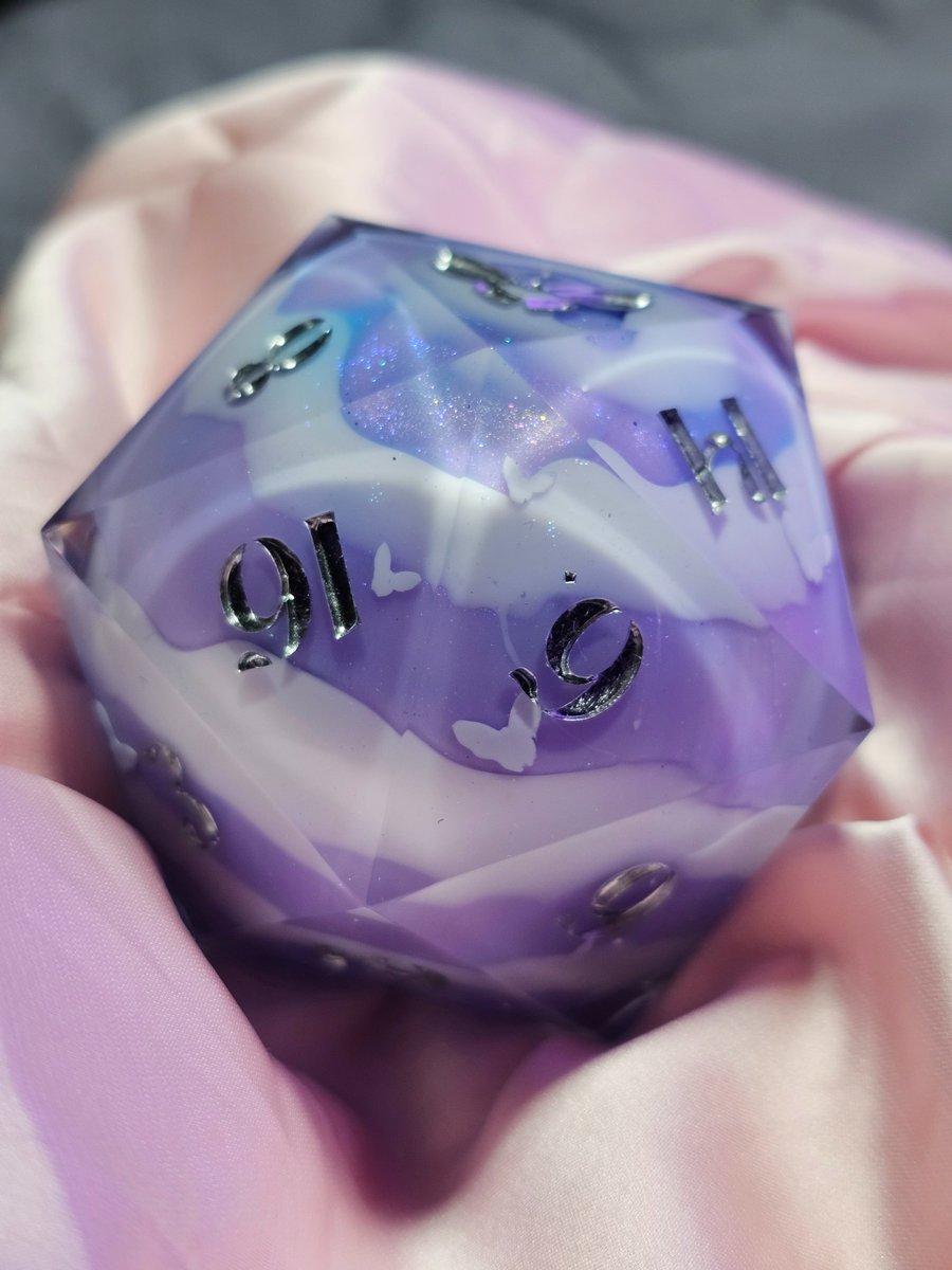 I'm so proud of this D20, I wanted to post pics of it here, too. This baseball sized dice is inspired by Clove from @VALORANT ✨🦋 #dnd #ttrpg #dice #VALORANT #Clove