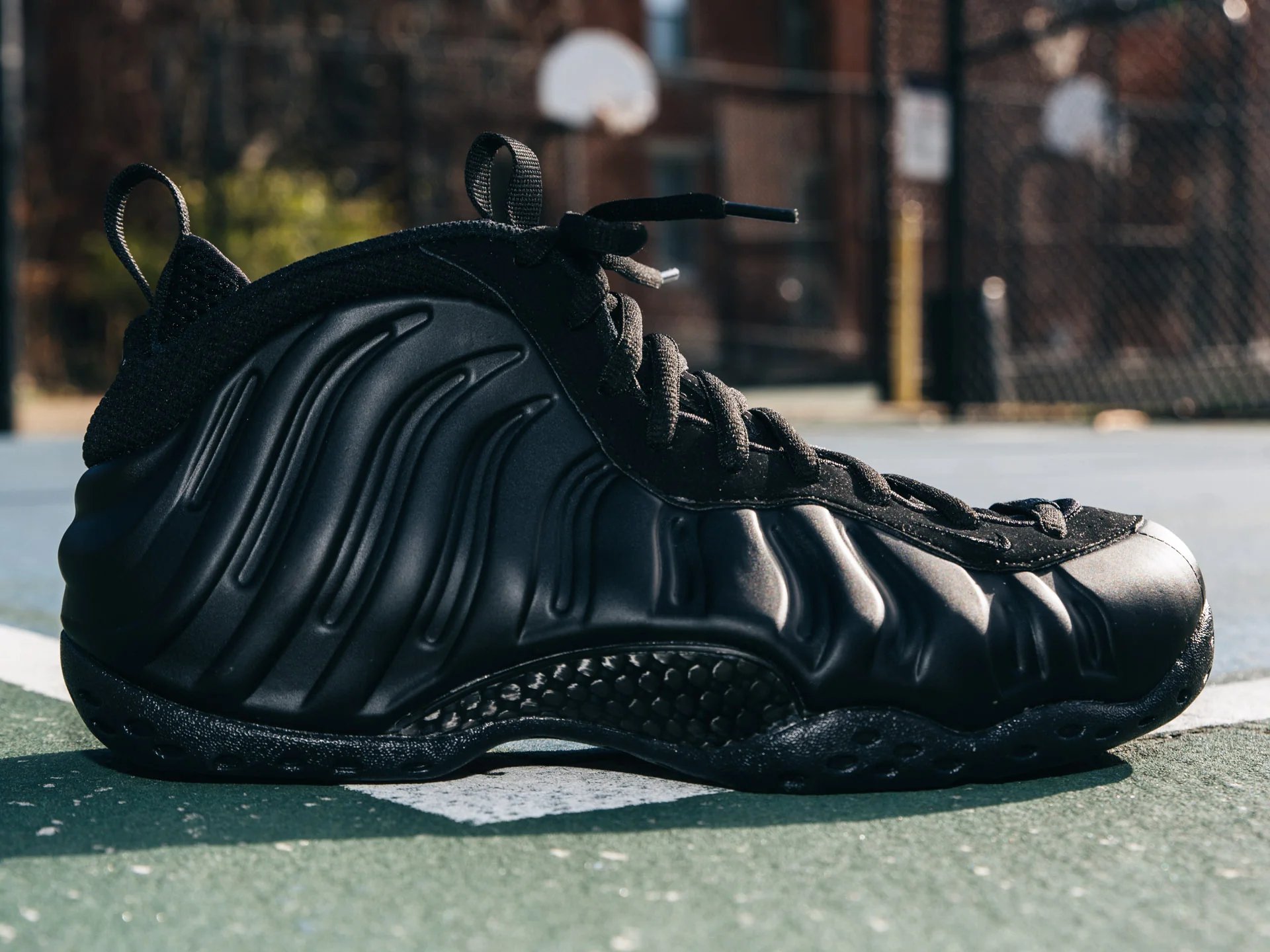 Sneaker Steal on X Nike Air Foamposite One Black https t BZB5hIGyCc https t DYOK5HSaOy X