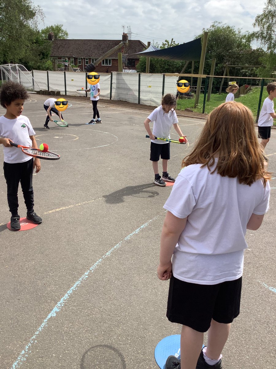 A lovely, sunny tennis session with coach Jarrod! Y3 are improving each week 🎾 #llpspe