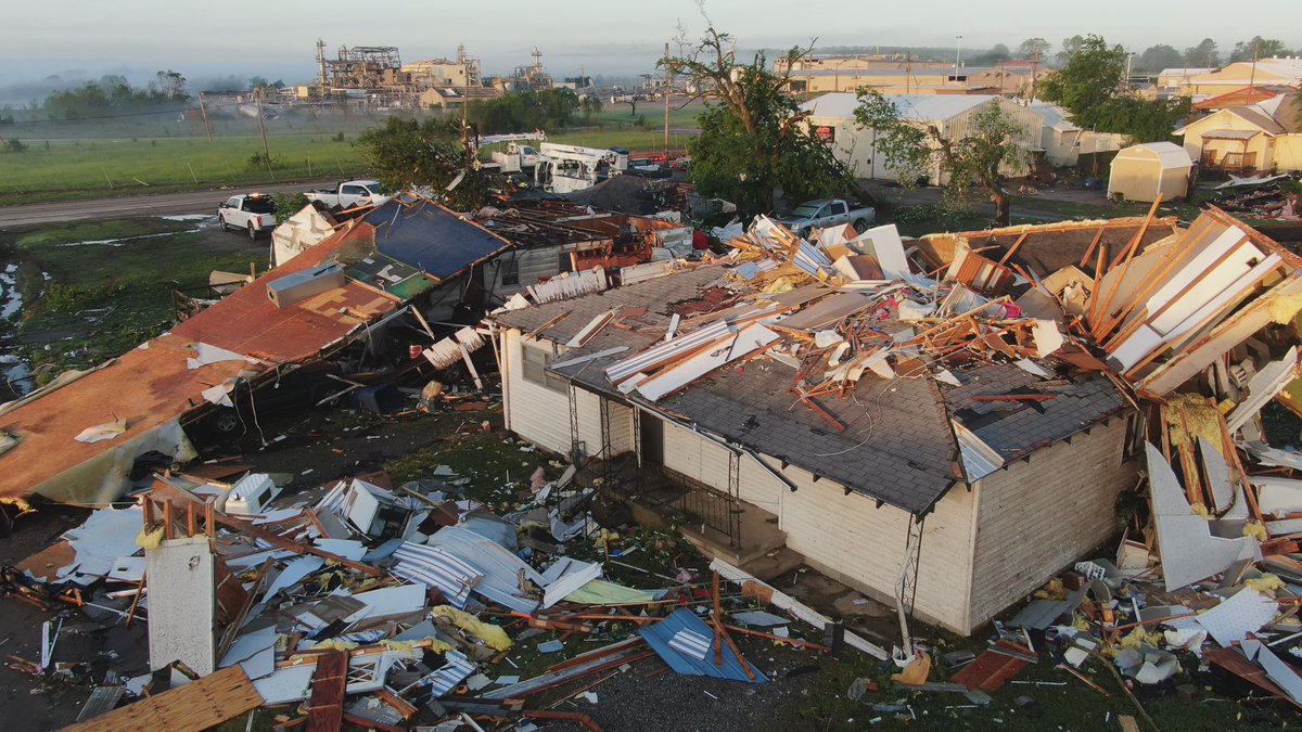 First light video of the devastation in Barnsdall, OK #OKwx youtube.com/watch?v=0cQh82…