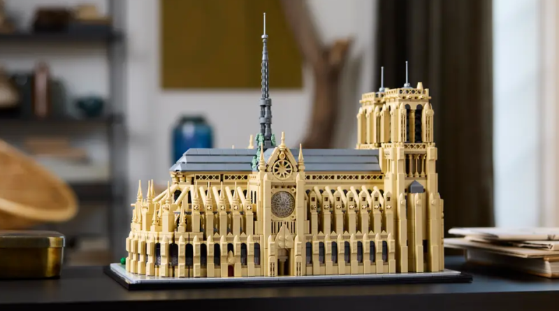 One of the largest LEGO Architecture sets to date will be launching next month in the impressive shape of 21061 Notre-Dame de Paris.

brickfanatics.com/lego-architect…

#LEGO #LEGOArchitecture #notredamedeparis