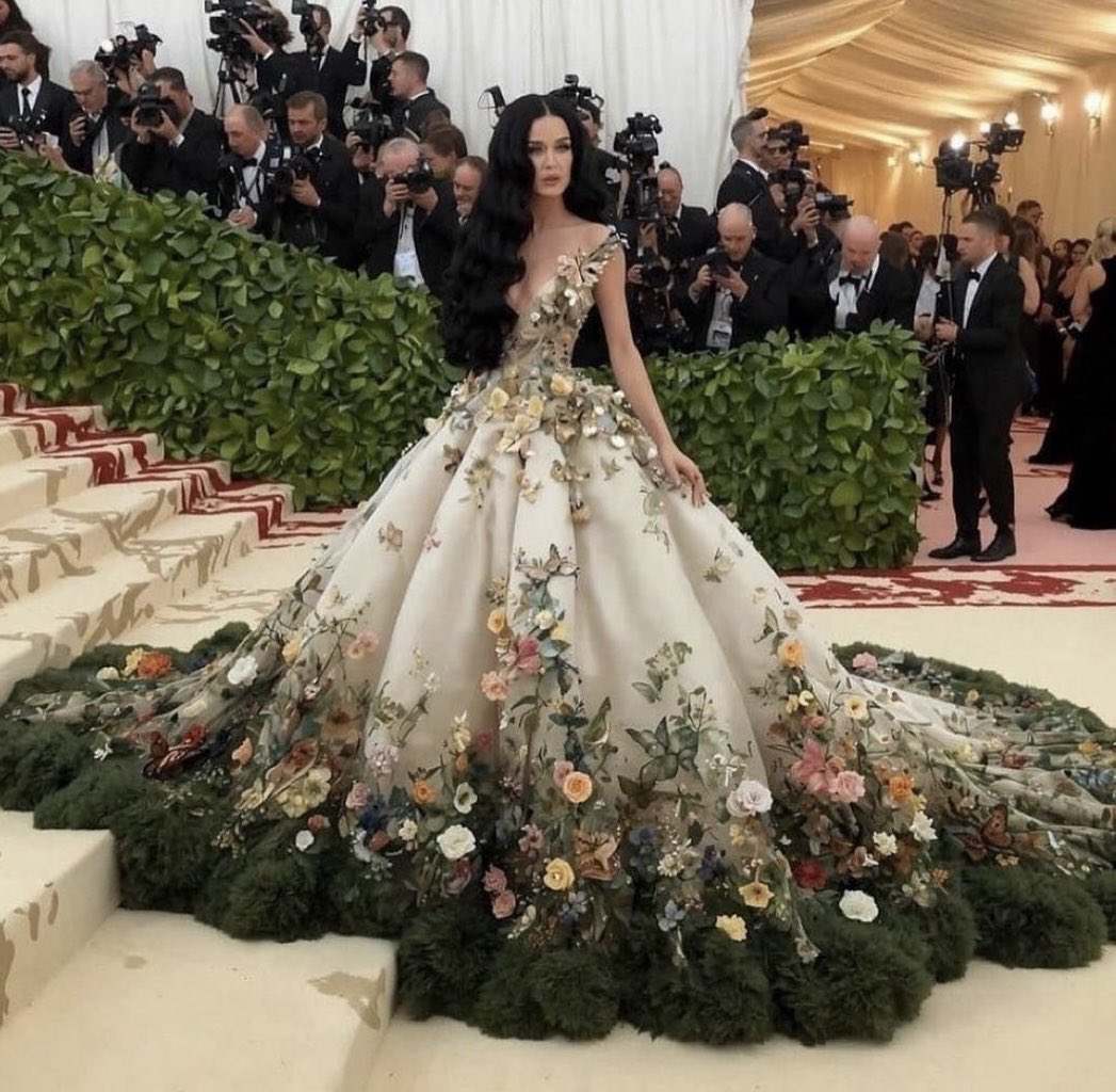 Have you been fooled too? 😂
<a href="/katyperry/">KATY PERRY</a> is in trend without setting foot at the #MetGala2024 😭🥀