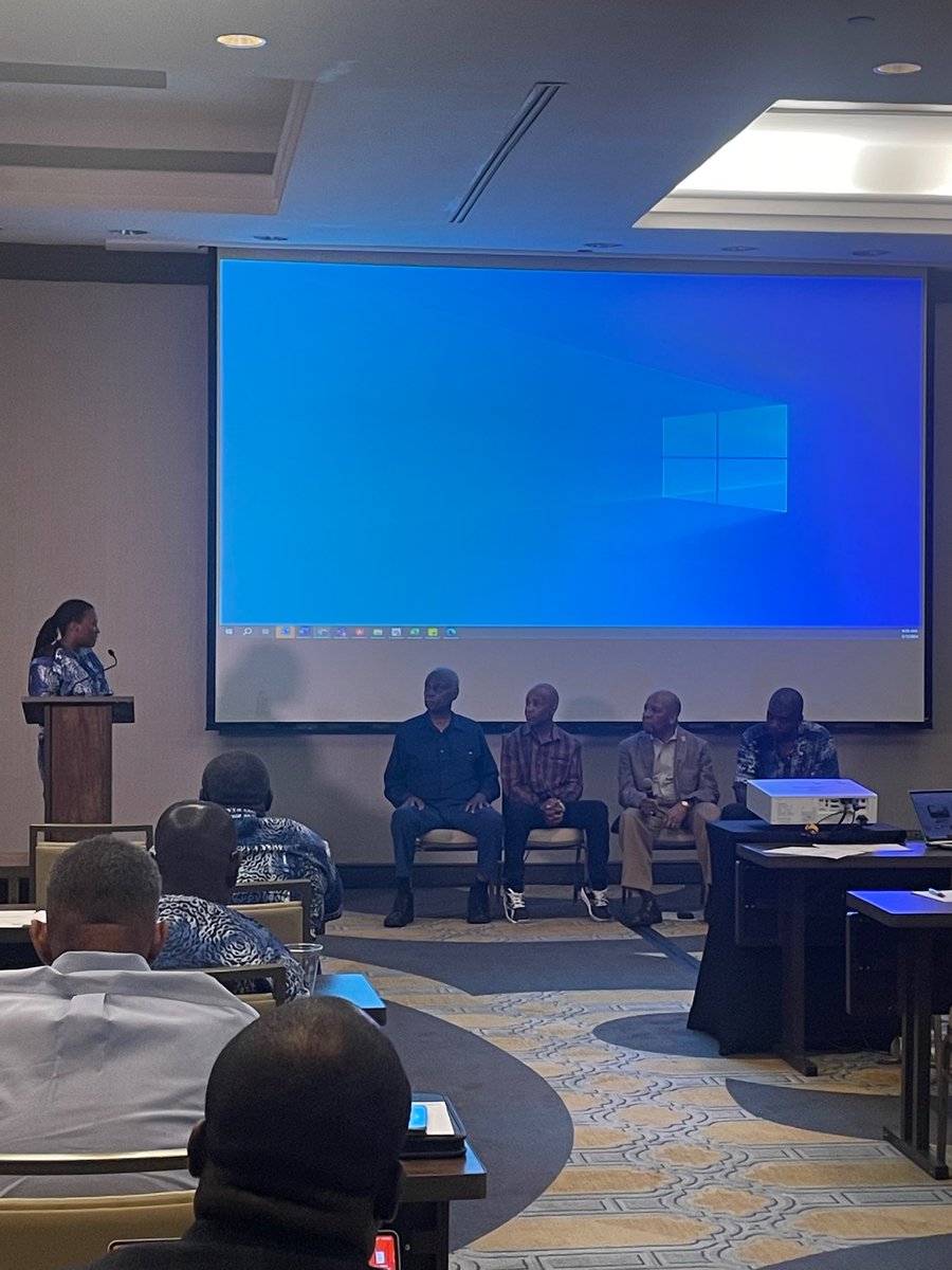 iCCaREMedia's tweet image. Happening now!! 10 years later, and our amazing #prostatecancer survivors and advocates link up to discuss treatment, and share their stories.

#RepresentationMatters 
#blackmen