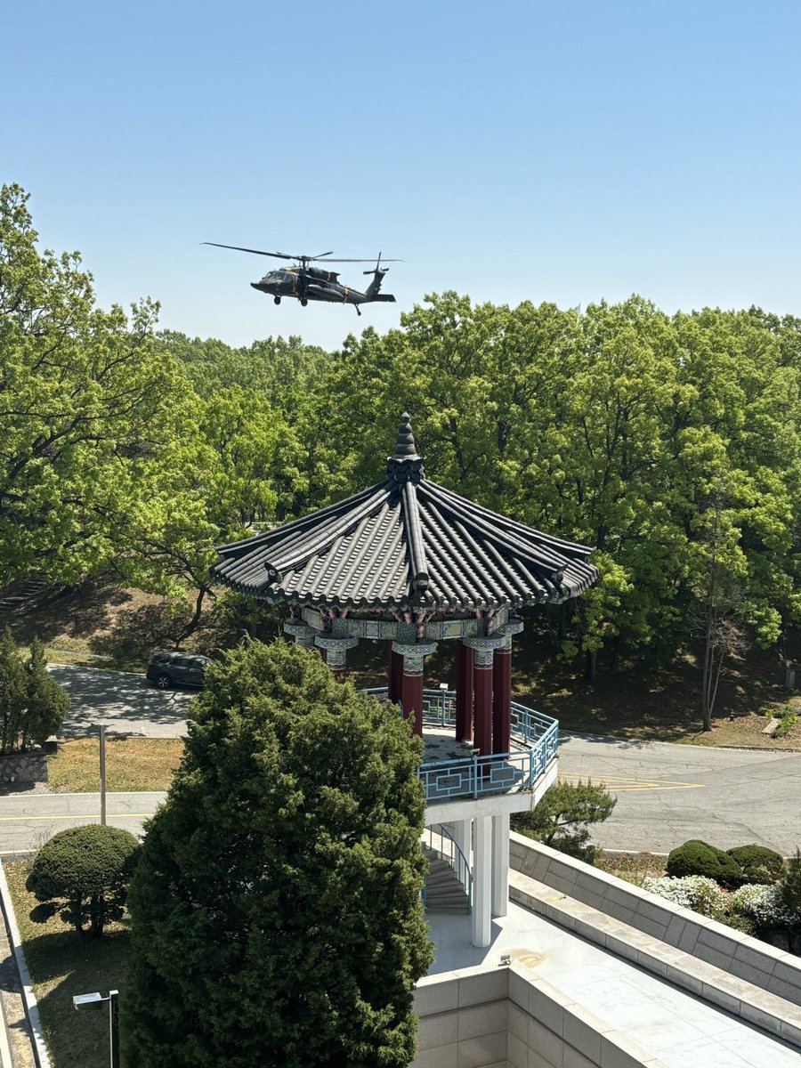 UNC Member State officials routinely participate in Armistice and coalition-related activities. Last week, Turkish Ambassador Murat Tamer joined the H-128 flight into the JSA with officers from Türkiye and Thailand. @TC_SeulBE @ThailandinROK