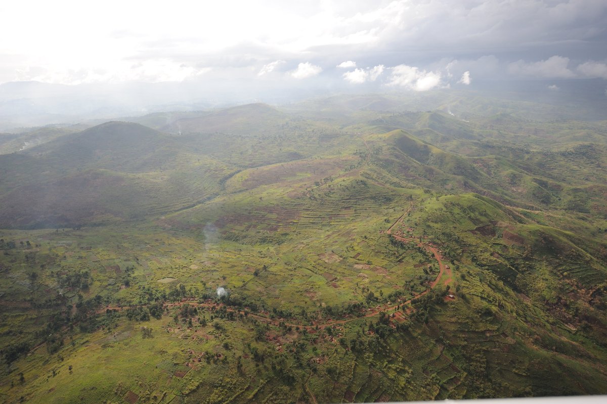 Le saviez-vous❔#CAFI finance une nouvelle phase du Programme d'appui à la #réformefoncière qui promeut la #gestiondurable de l'agriculture & des #forêts et renforce l'autonomie des communautés vulnérables en #RDC @fonaredd Pour plus d'info: buff.ly/4dxsY48