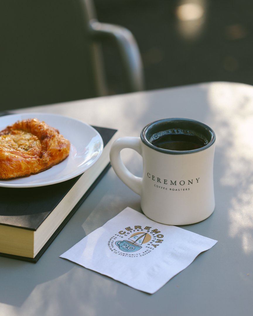 Breakfast bites + sips at the Roastery. It's officially patio season. 

Photo | @drawntotheimage