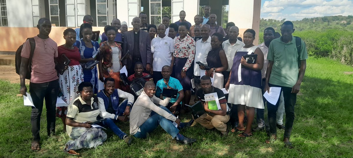 smugisha2014's tweet photo. I have today visited two subcounties Kyampangara and Buremba to advise  people to be counted in this coming census @KazoDLG https://t.co/wQ5LOybbWa