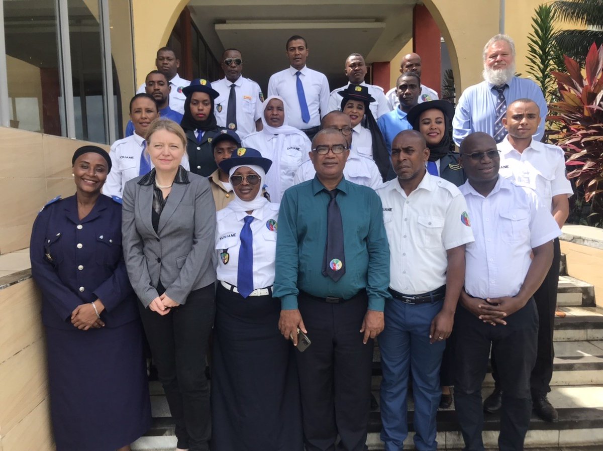 🚩 PCCP provided theoretical training 🇰🇲 in Comoros from April 15-26, 2024, involving #CUSTOMS, #POLICE, @INTERPOL & #PORT AUTHORITY. Collaborative security efforts! #Training #Security