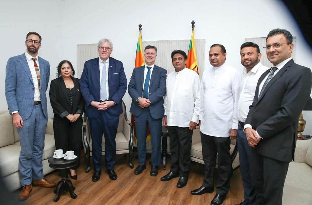 Productive meeting between 🇬🇧 @FCDOGovUK & 🇱🇰 Opposition Leader @sajithpremadasa + #TeamSJB. Discussed strategies to address Sri Lanka's economic challenges and safeguard democratic rights. Strong commitment to meet people's expectations.