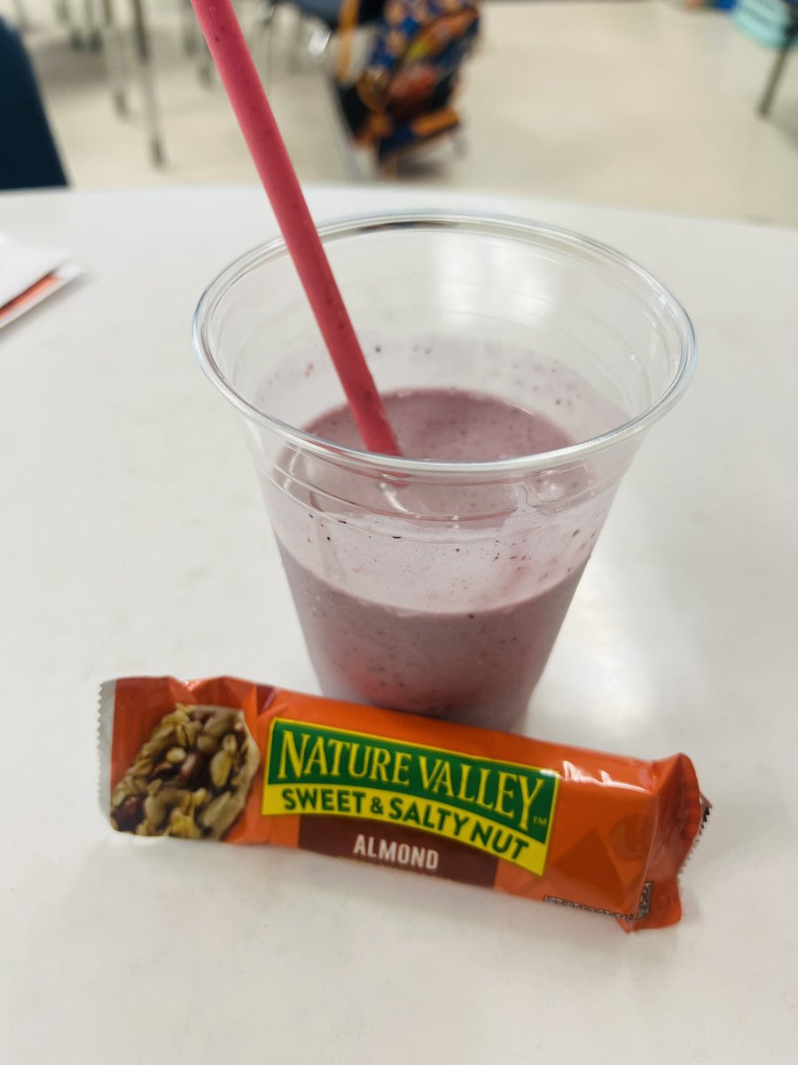 Feeling appreciated today! What a great idea 🫐🫐🍓thank you ClearFork PTO for the fresh smoothies and snacks!