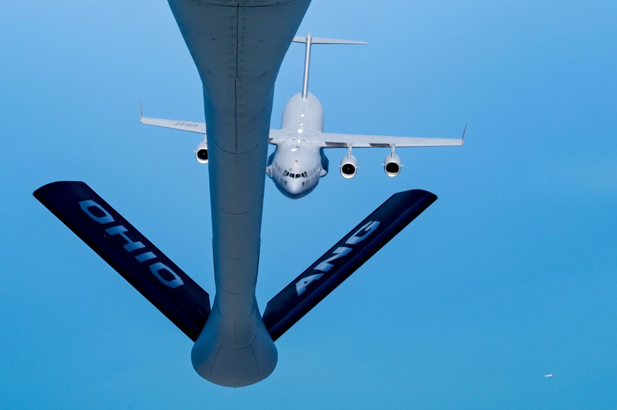⛽️😎

It’s the best day of the week! Happy #TankerTuesday!!

Fun Fact! 

The KC-135 Stratotanker transfers enough fuel through the refueling boom in one minute to operate the average family car for over a year! 🫨✈️

📸 by Senior Airman Ivy Thomas