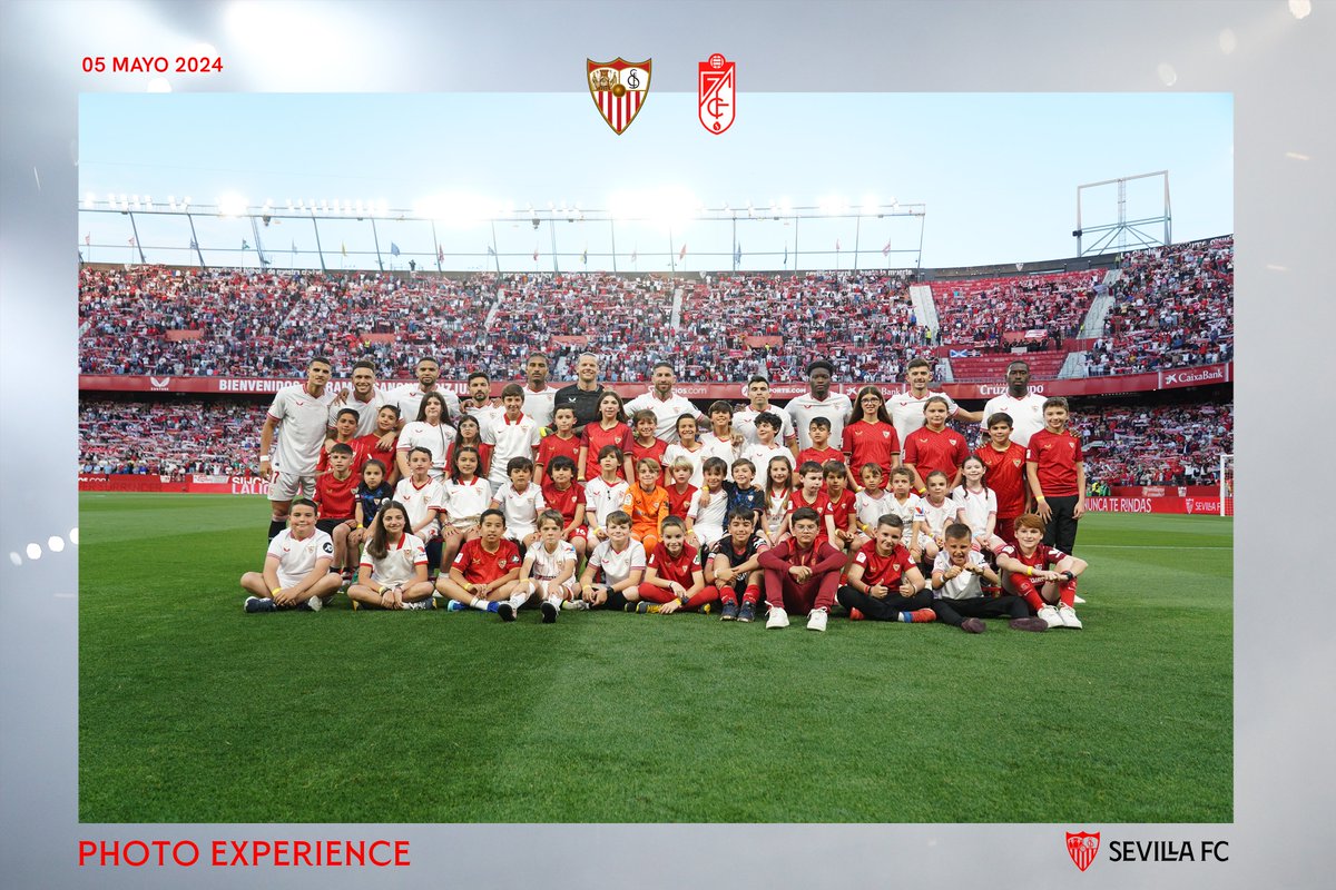 📸 #PhotoExperience 👧🏽🧒🏽

🏟️#SevillaFCGranada ⚪️🔴

#NuncaTeRindas #FundaciónSevillaFC