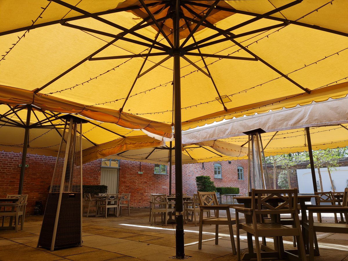 With summer approaching book in your outdoor Festoon or Fairy lighting now. ☀️

📍 Venues
@theashesbarns
@nunsmerehall
@arleyhallweddings