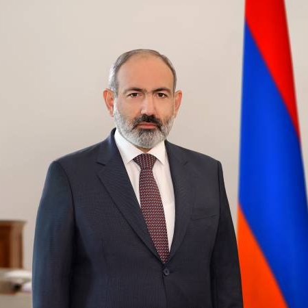 Ermenistan Başbakanı Nikol Paşinyan:

'Türkiye ve Azerbaycan'la düşmanlığa son vermeliyiz.'