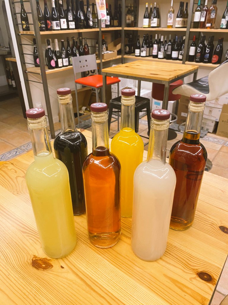 Amb les inscripcions tancades tenim 60 beuratges al #ConcursdeLicors casolans!! Rècord de participació!
Dividits en 4 categories; vínics, cítrics,fruites i herbes.
Ara és feina del jurat de tastar-los
#SPRibes <a href="/MonVi_Enologia/">MónVi</a> <a href="/lasobiranacoop/">La Sobirana Cooperativa</a>