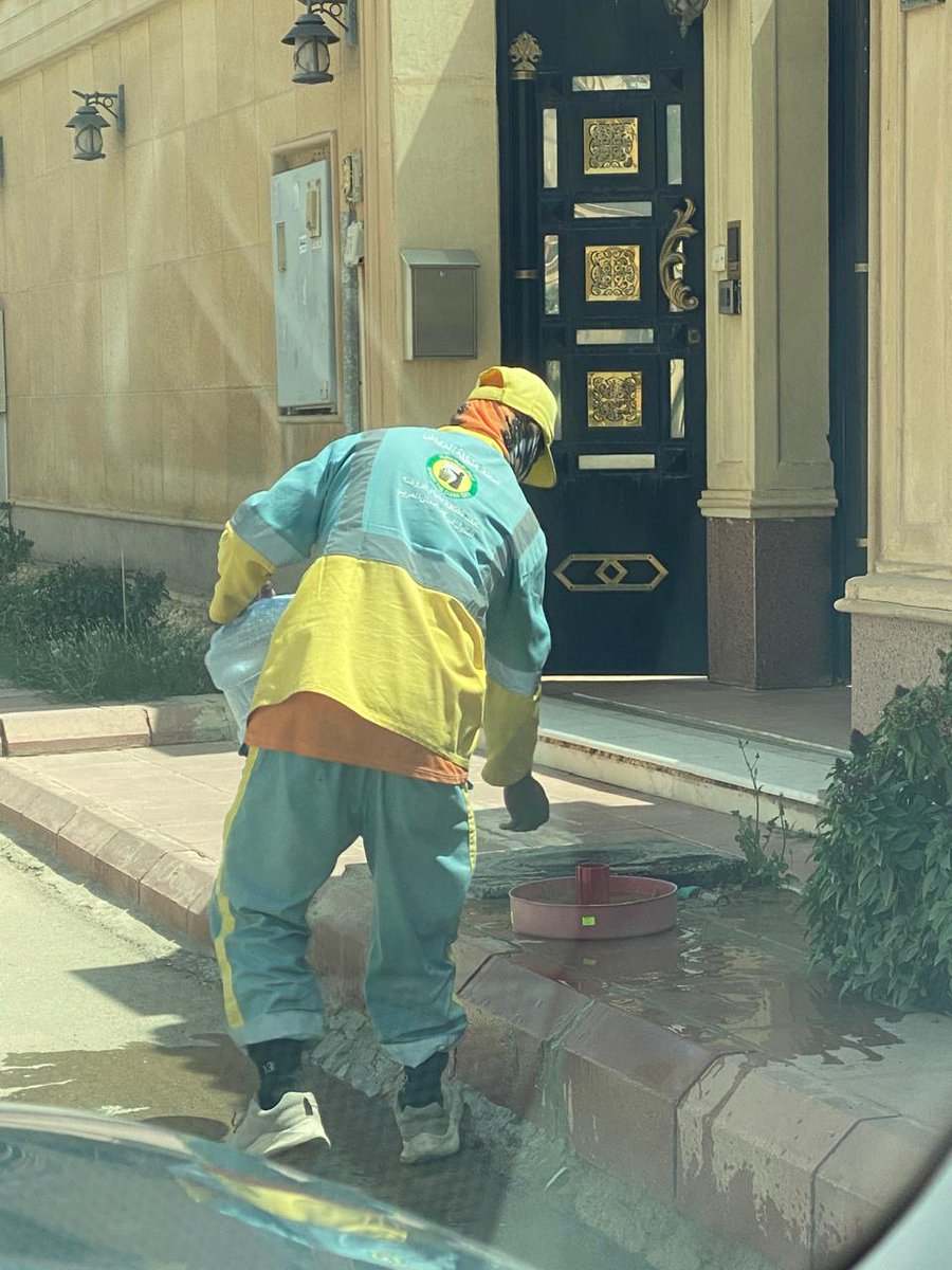 منال tweet media