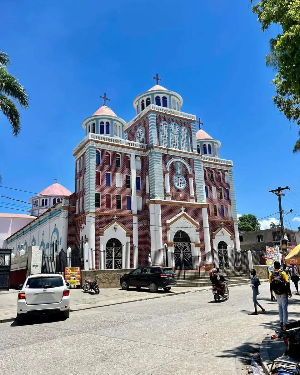 🗣Devine nan ki vil an Ayiti foto sa fèt ?🇭🇹👇🏿