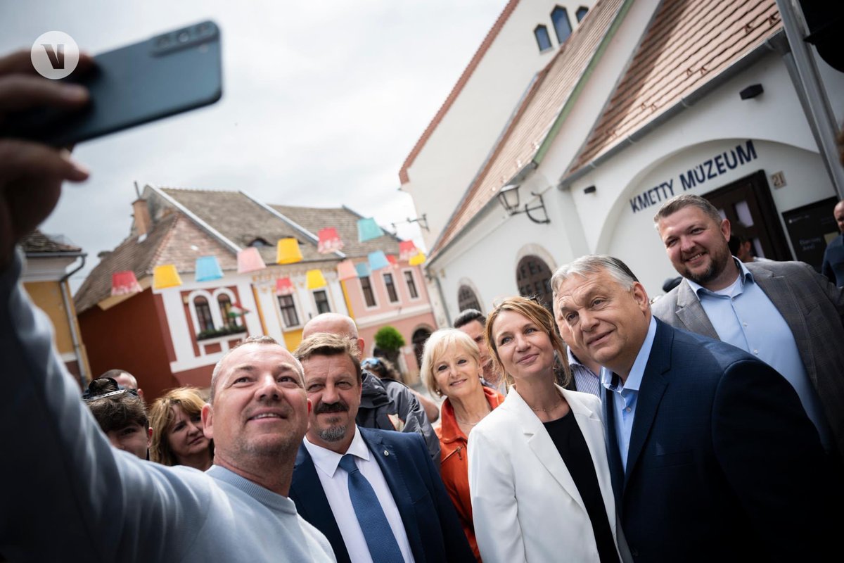 🇭🇺 'This is only the prelude to the war storm,' @PM_ViktorOrban said on his campaign tour in Szentendre and Pomáz. PM Orbán met with leaders of local communities, entrepreneurs and Fidesz activists at several locations. At the meetings, he said that what we are seeing in the…