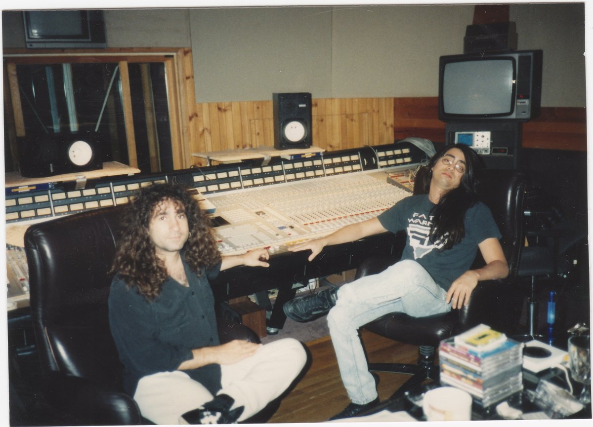 #FlashbackFriday Jim and Ray in the studio.

The start of the recording of 'Parallels'.

Toronto, 1991 🤘