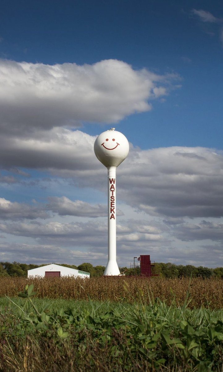 @Will_Fuzz I found this one while exploring Route 66 in Illinois. The Ormskirk one reminds me of home, one of the landmarks you can see for miles, especially from the Beacon or Parbold Hill.