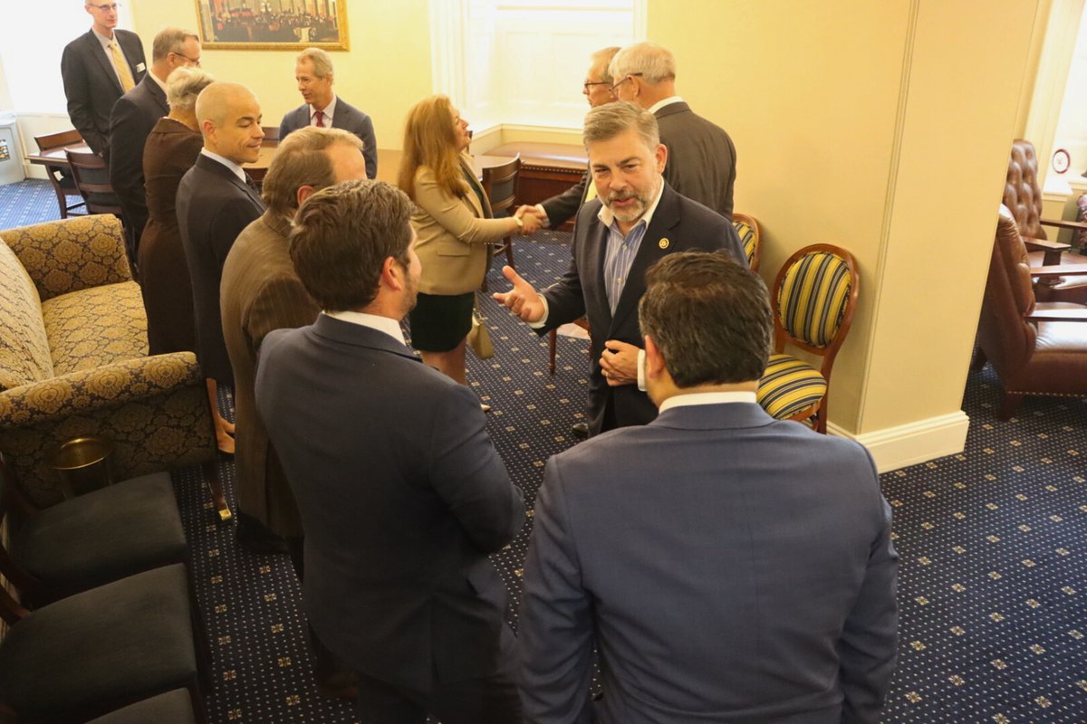 Great to spend some time talking to Columbus business leaders during Columbus Partnership's visit to the Capitol last night!