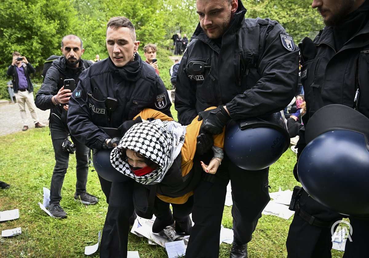 Берлинската полиција интервенираше на пропалестинските протести на студентите v.aa.com.tr/3212676