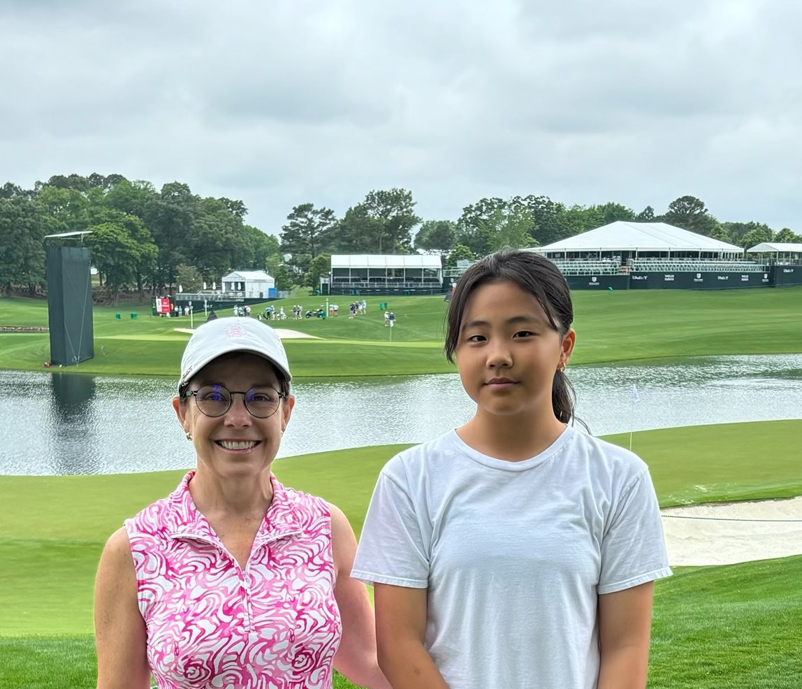 Taking it all in at Quail Hollow ⛳️ Our Charlotte HV3 Mentors and Mentees had a great time at the @WellsFargoGolf championship yesterday! Who takes home the 🏆 this weekend?