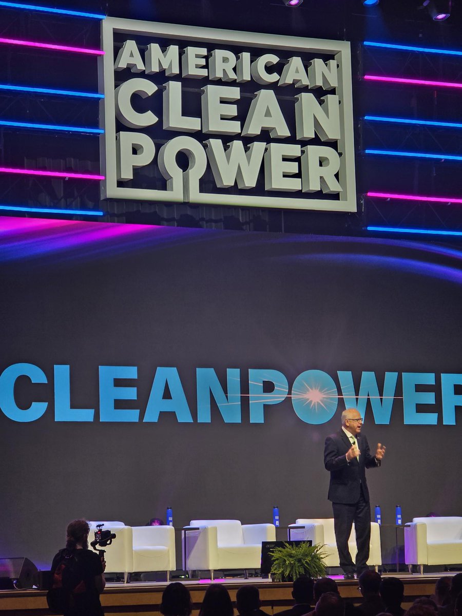 Minnesota Governor @GovTimWalz welcomes CLEANPOWER attendees to his state as they celebrate reaching 50 percent power from renewables – marching towards 100 percent by 2040! @USCleanPower