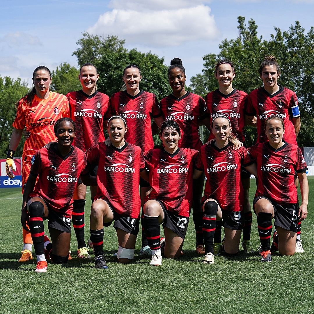 VICTORIA AJUSTADA

El día domingo el #MilanFemminile derrotó por la mínima al Como Women con gol de Angelica #Soffia.

Encuentro super accidentado y físico que a ratos se tornó muy cortado y sin mucha fluidez en el partido.