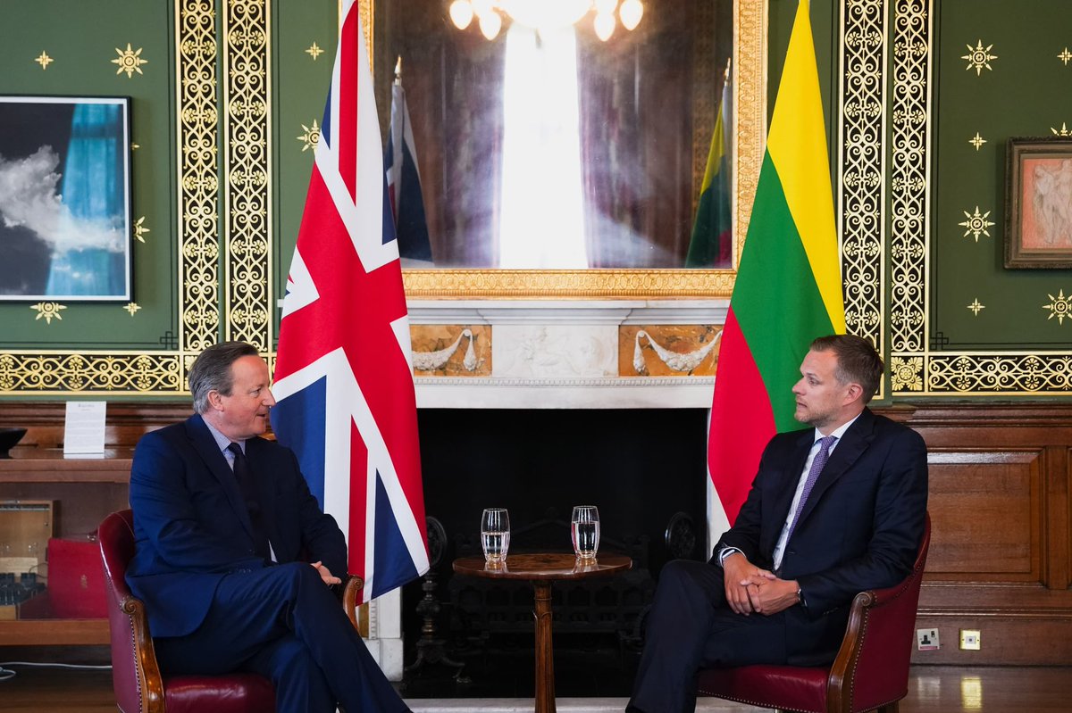 The UK and Lithuania are working together to strengthen European security. Pleased to welcome @GLandsbergis to London today. We are standing up to Russian aggression by investing in national defence and committing long-term financial support to Ukraine.