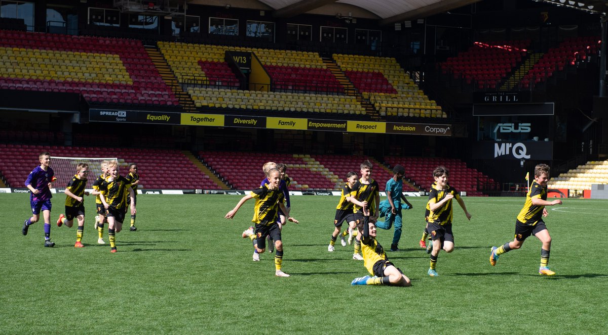 Our U9s, U10s & U11s had a memorable experience on Sunday morning as they got to play on the Vicarage Road pitch. 🏟️ The future is bright. 🌟