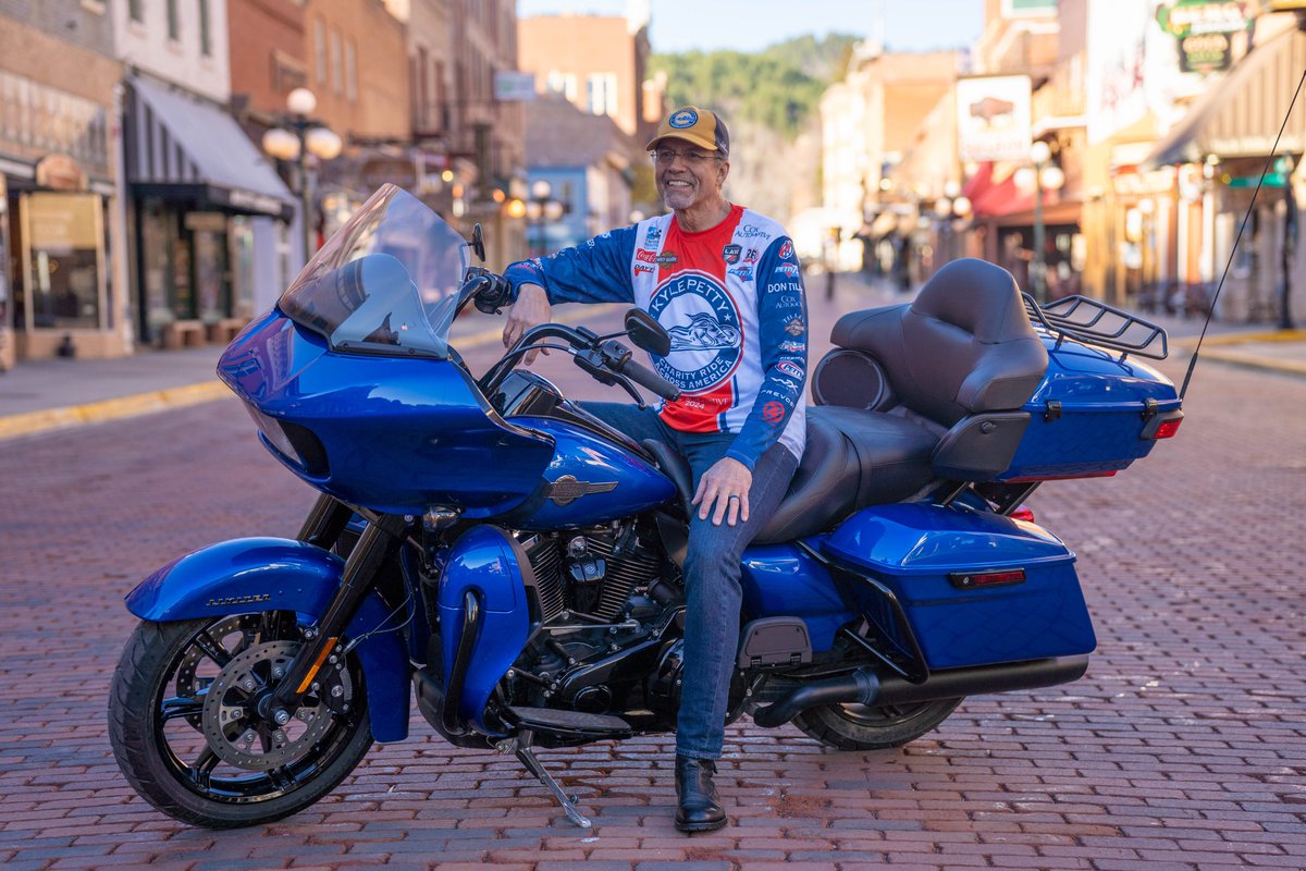 The 2024 @KPCharityRide has hit the road for another epic week-long adventure, riding across the country and raising $$$ to send kids to @VictoryJunction! Learn more at kylepettycharityride.com.